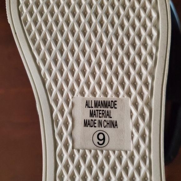 NEW Platform Sneakers (Faux Leather) Black Slip On - Picture 6 of 6